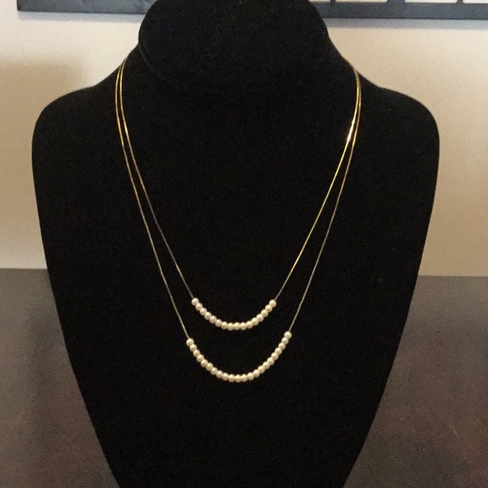 Gold and pearl necklace